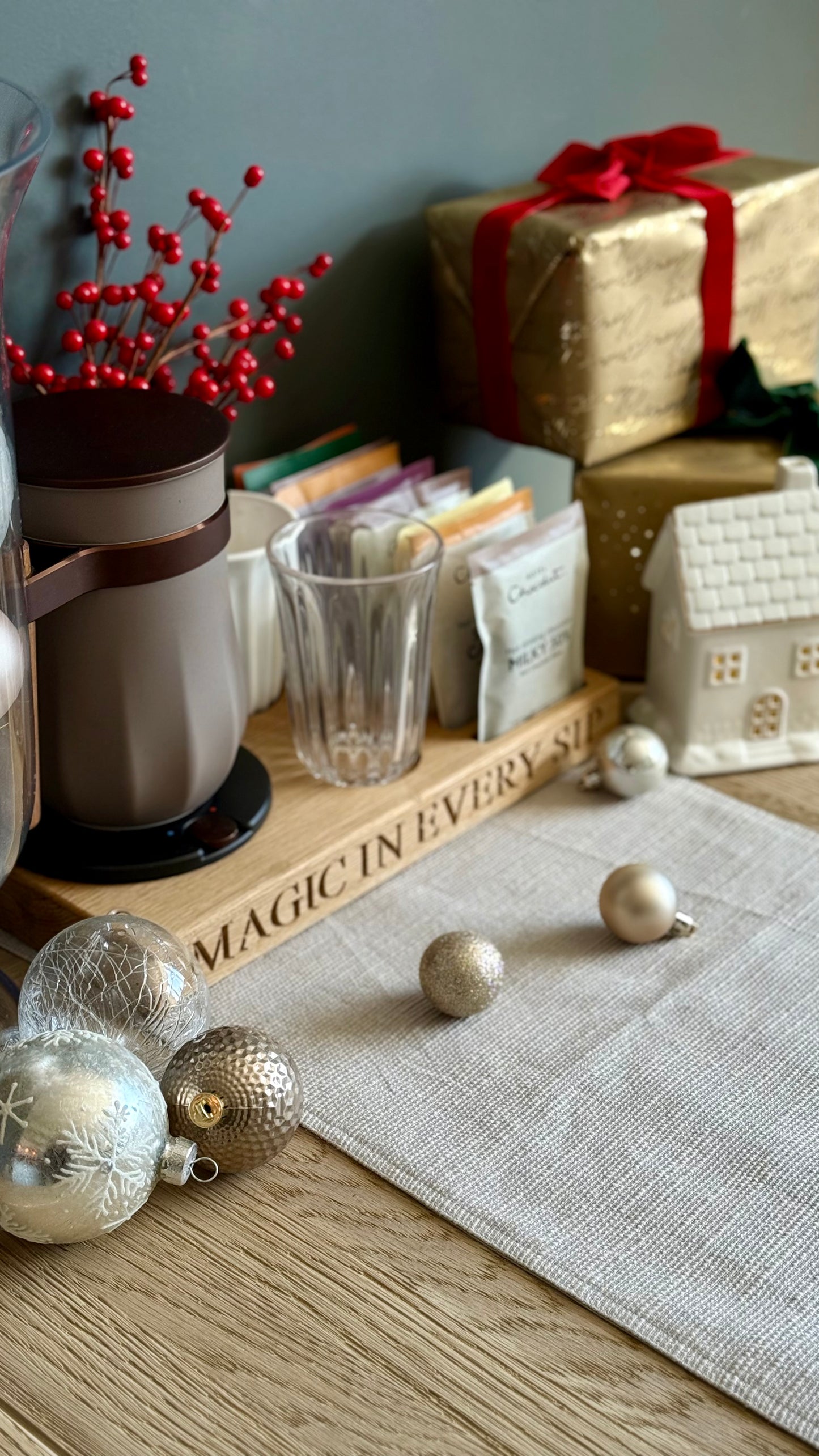 Luxury Handcrafted Oak Tray – Personalised Velvetiser Holder for Hot & Cold Chocolate