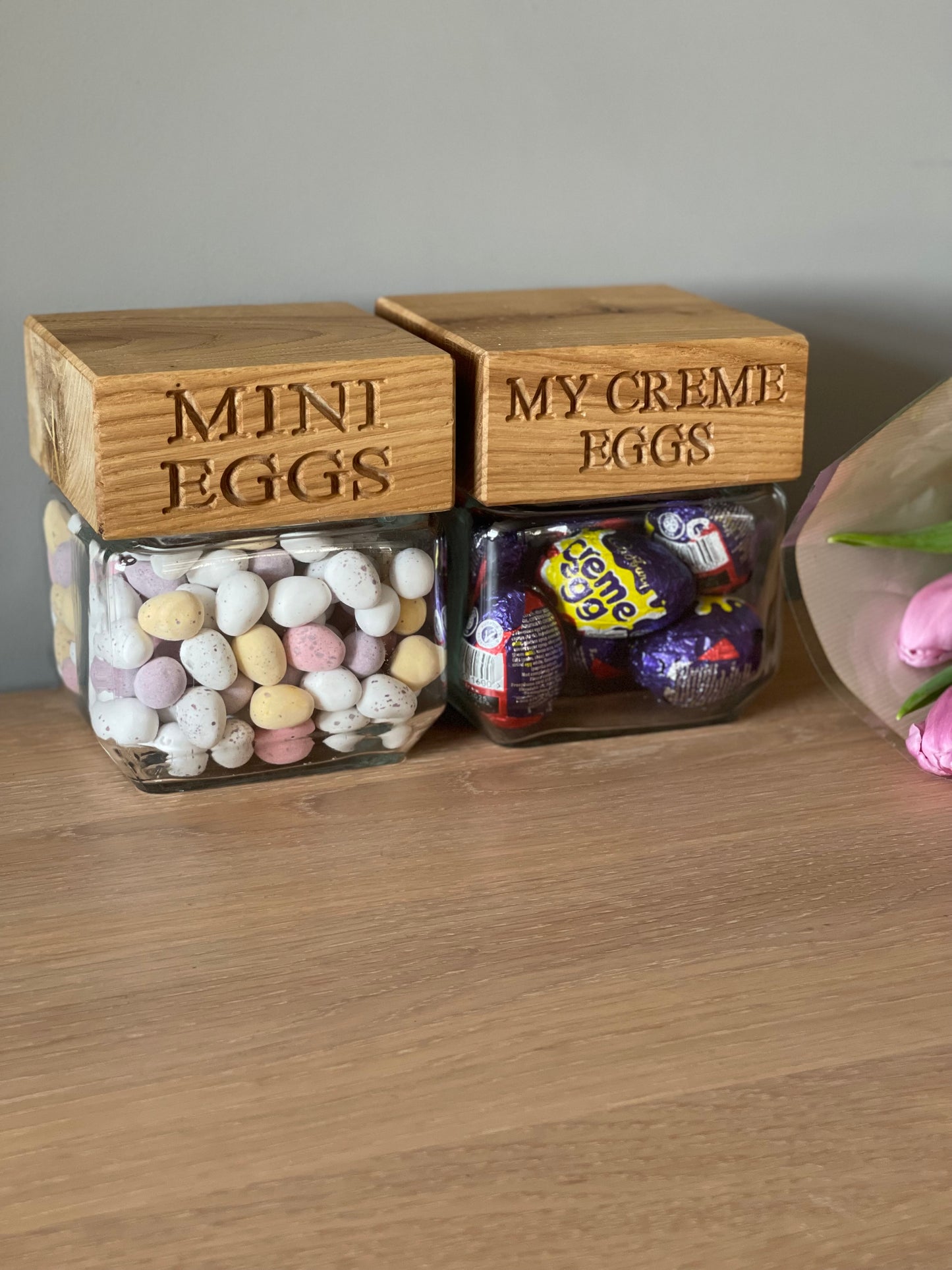 Personalised Mini Egg & Crème Egg Jar – Solid Oak Lid