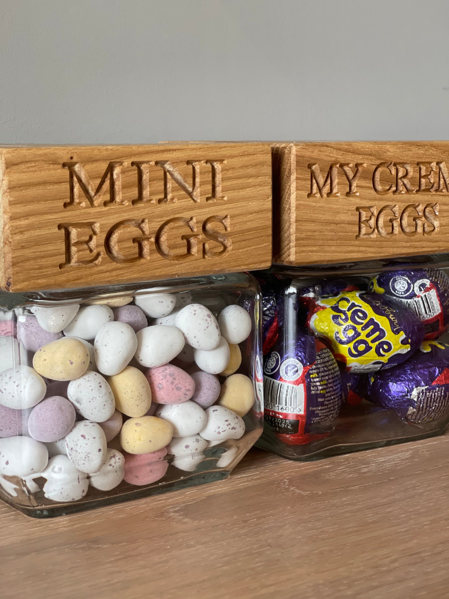 Personalised Mini Egg & Crème Egg Jar – Solid Oak Lid